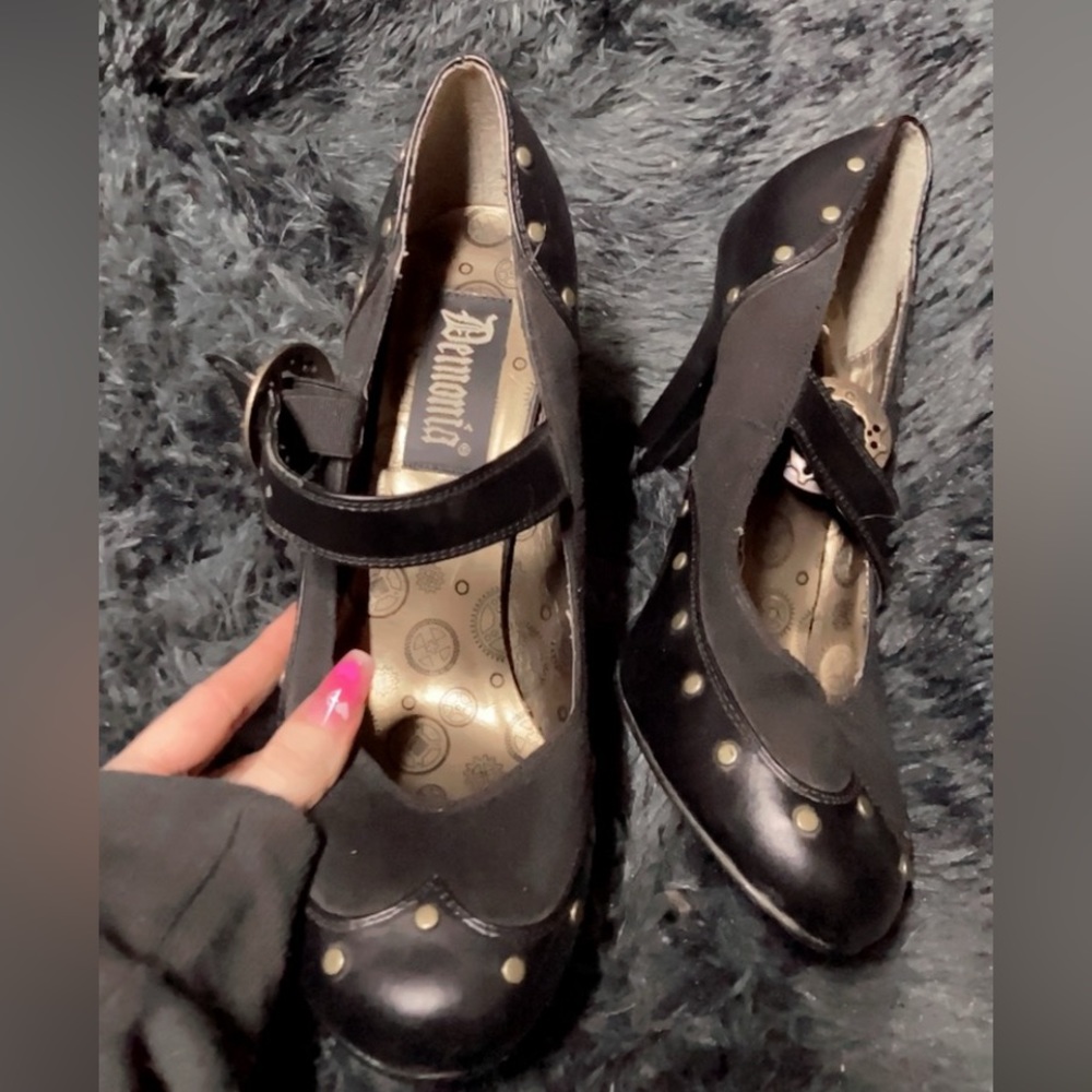Size 11 Demonia shoes